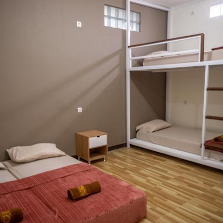 Zenrra House Ξενοδοχείο Μπαντούνγκ Εξωτερικό φωτογραφία