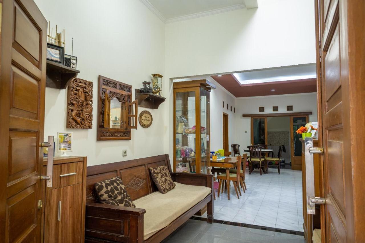 Zenrra House Ξενοδοχείο Μπαντούνγκ Εξωτερικό φωτογραφία